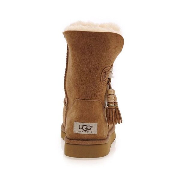 New In Box UGG Bailey Charms Button Short Sheepskin Boot In Chestnut - Picture 3 of 11